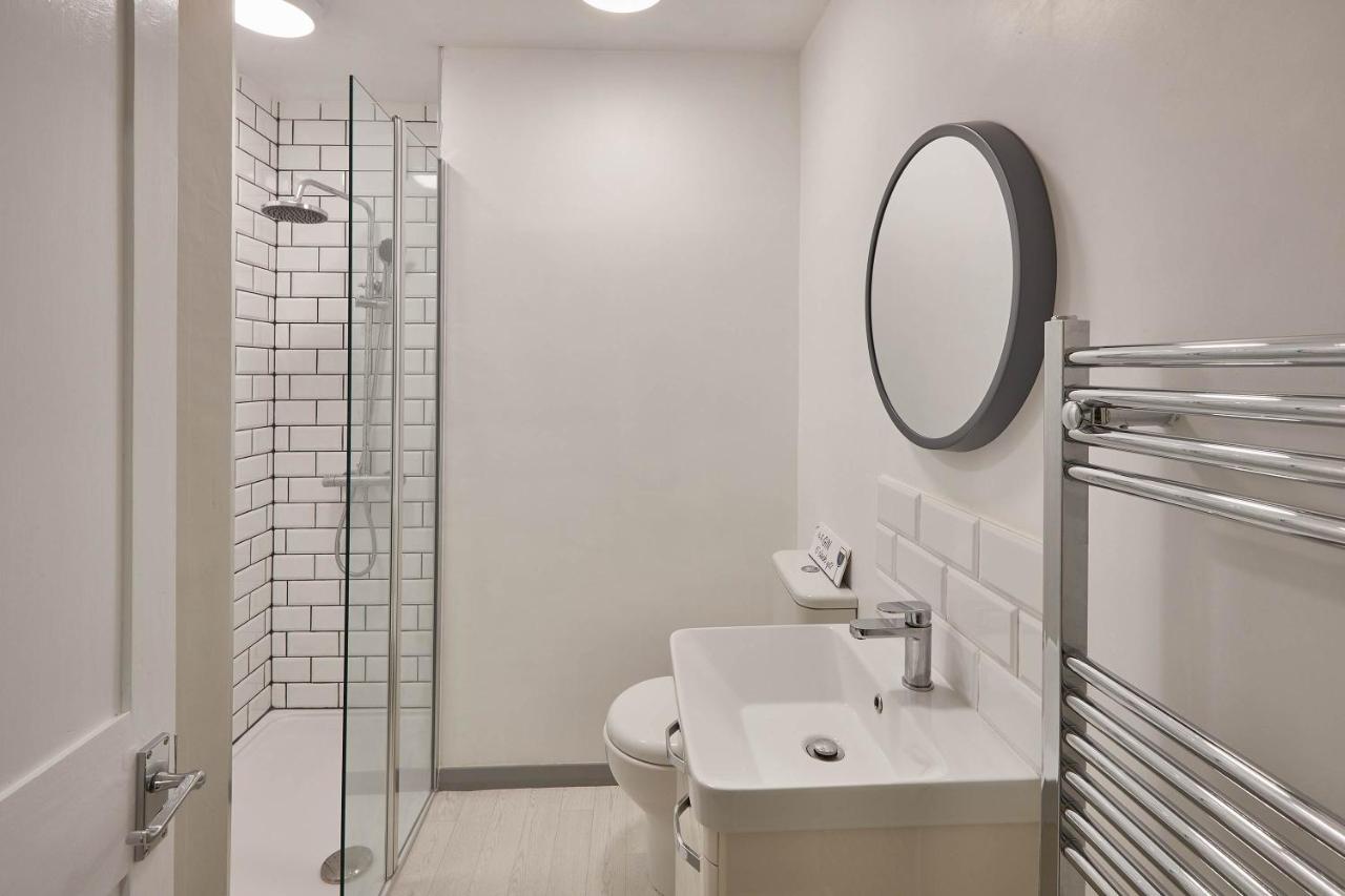 Host & Stay - Princess Place Townhouse Whitby Luaran gambar
