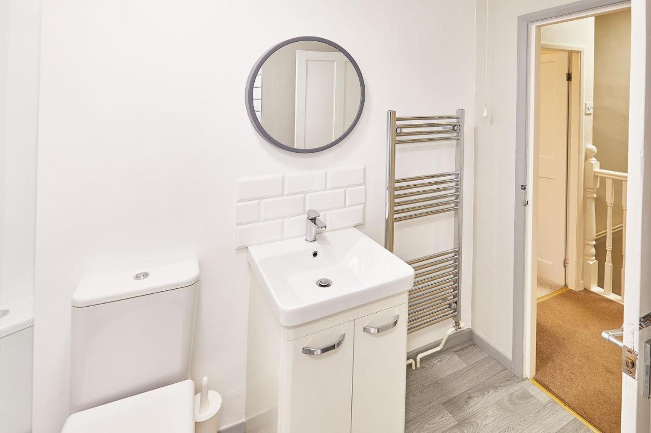 Host & Stay - Princess Place Townhouse Whitby Luaran gambar